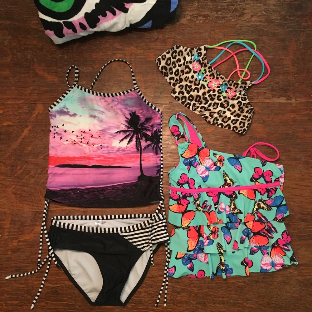 Kids bathing suit with extra tops